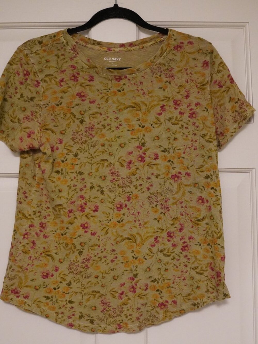 Old Navy EveryWear Floral Tee Beige Pink Green Short Sleeve Size M